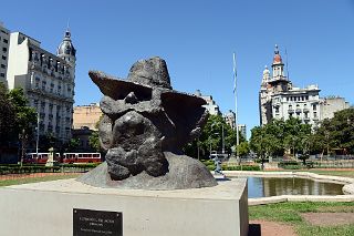 03 Statue Of Alfredo Palacios Senador y Diputado Socialista Congressional Plaza de Congresso Buenos Aires.jpg